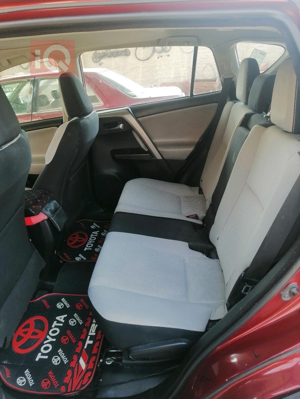 تۆیۆتا ڕاڤ 4